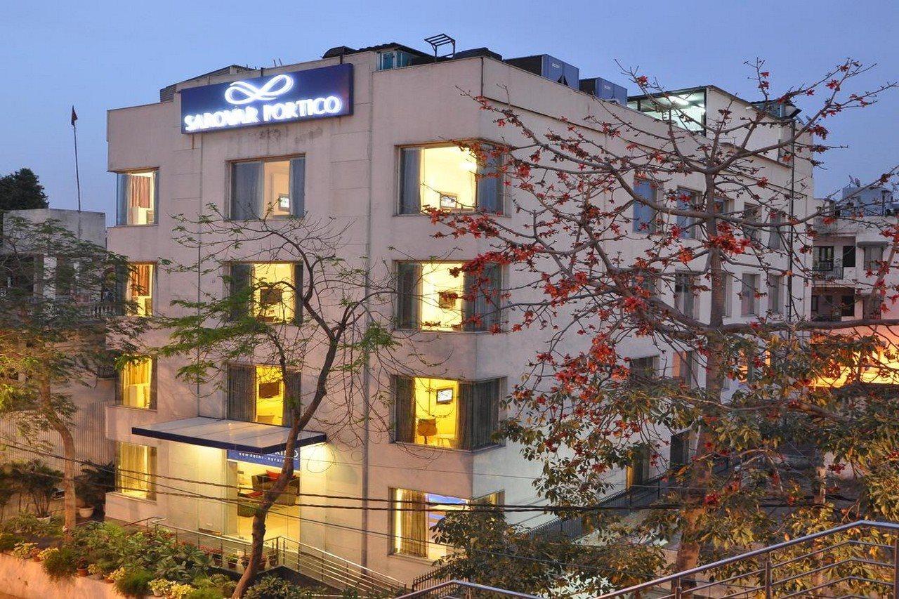 Sarovar Portico Naraina, Hotel Ню Делхи Екстериор снимка