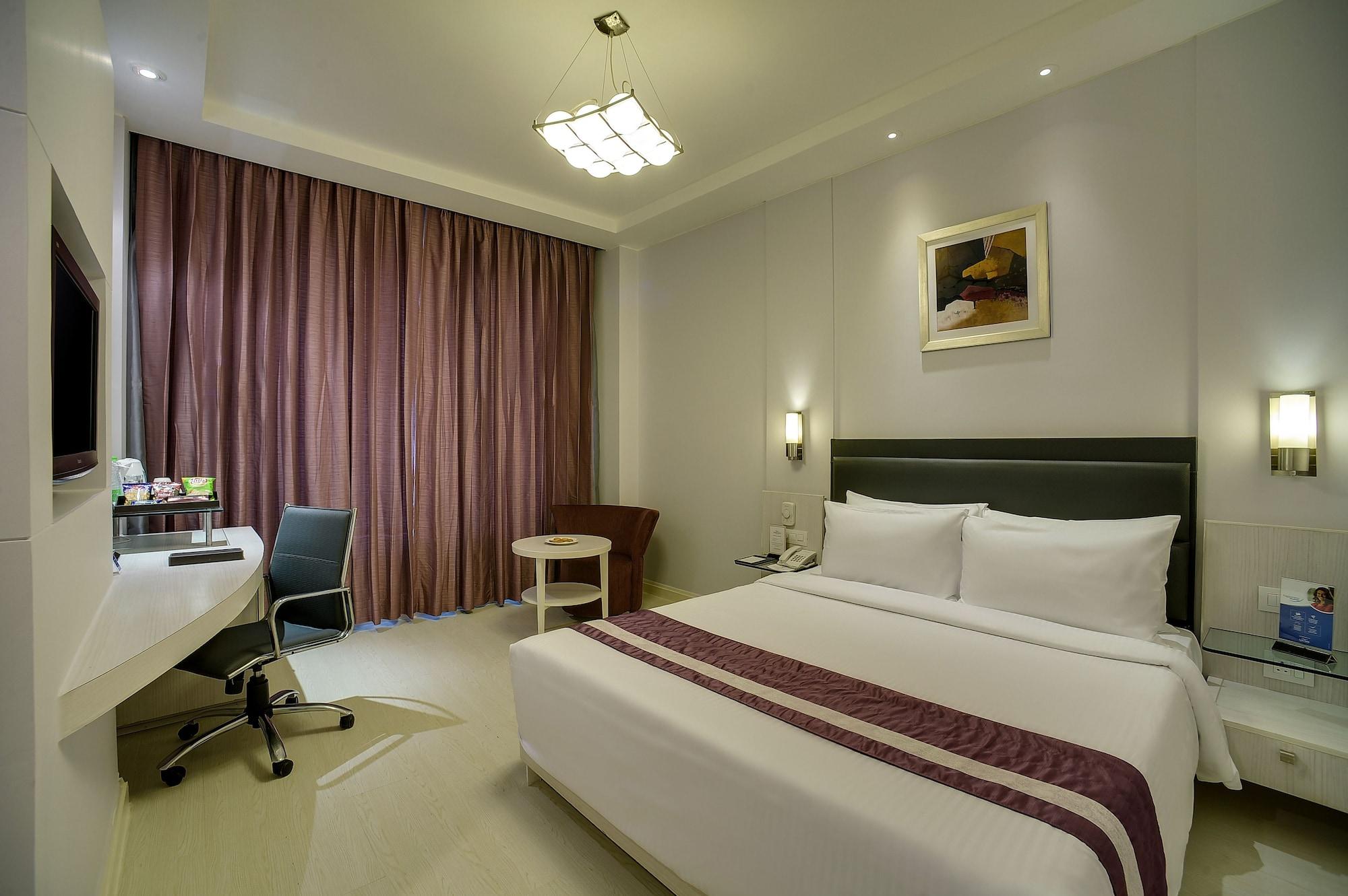 Sarovar Portico Naraina, Hotel Ню Делхи Екстериор снимка