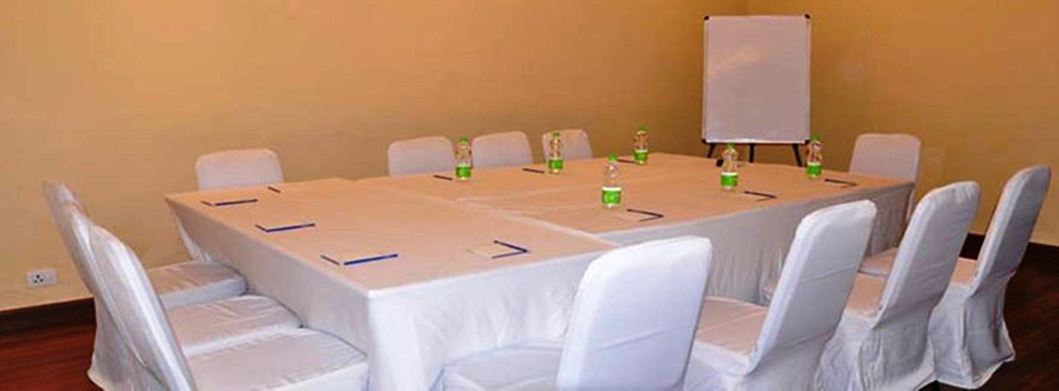 Sarovar Portico Naraina, Hotel Ню Делхи Екстериор снимка