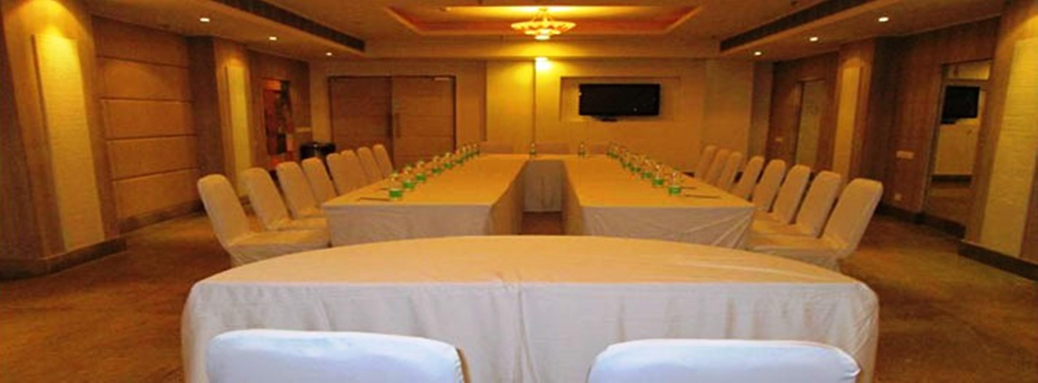 Sarovar Portico Naraina, Hotel Ню Делхи Екстериор снимка