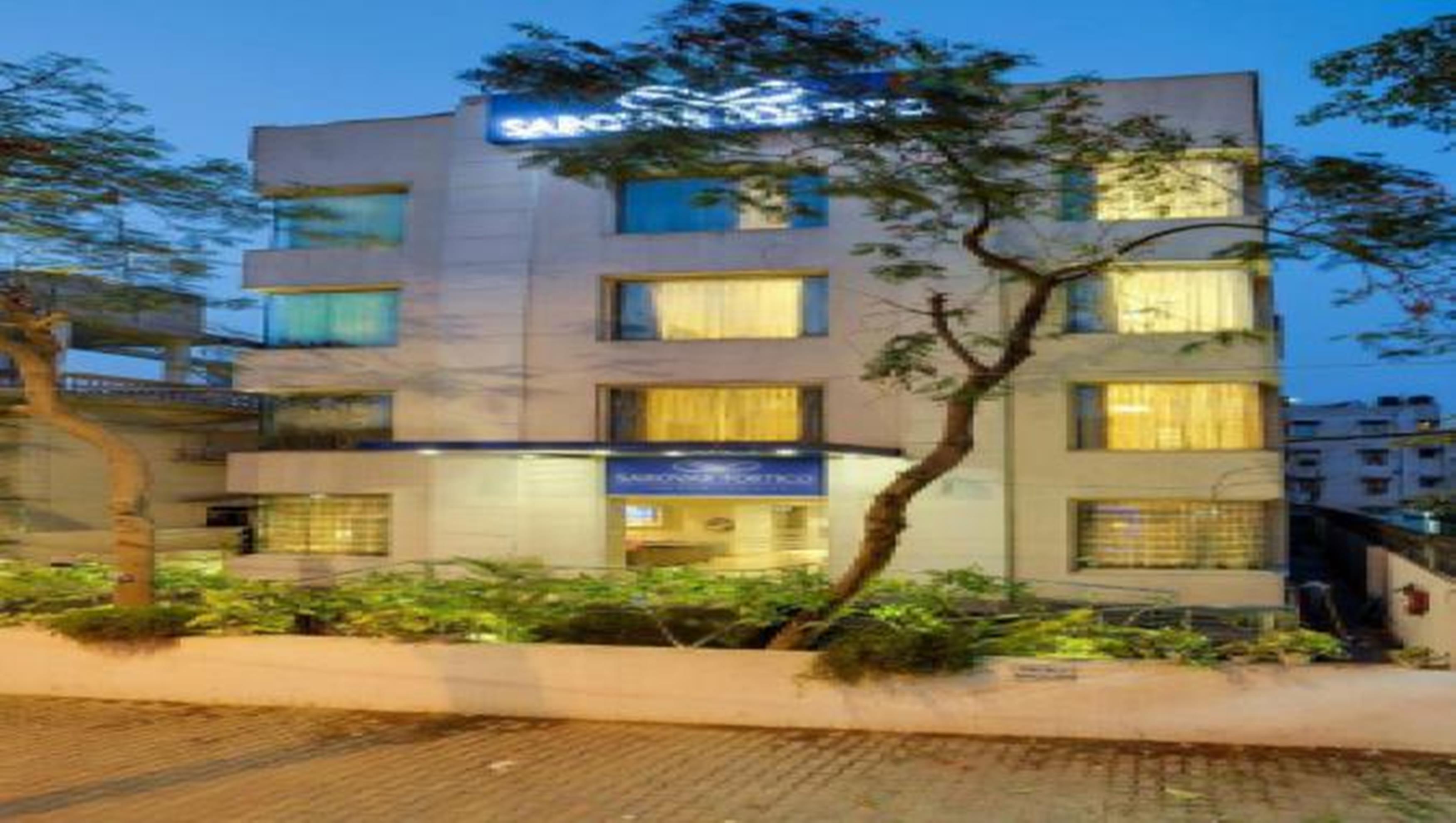 Sarovar Portico Naraina, Hotel Ню Делхи Екстериор снимка