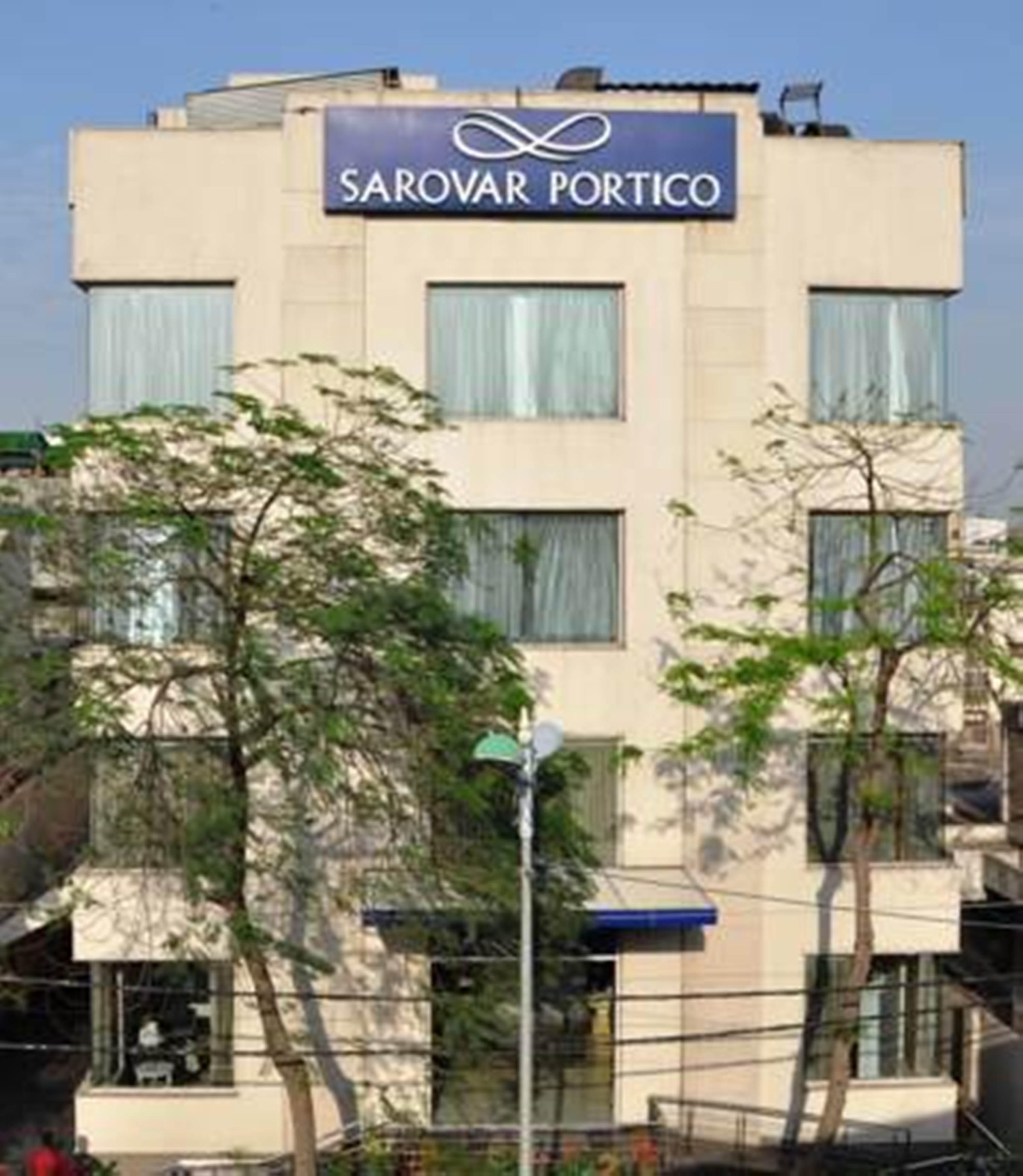 Sarovar Portico Naraina, Hotel Ню Делхи Екстериор снимка