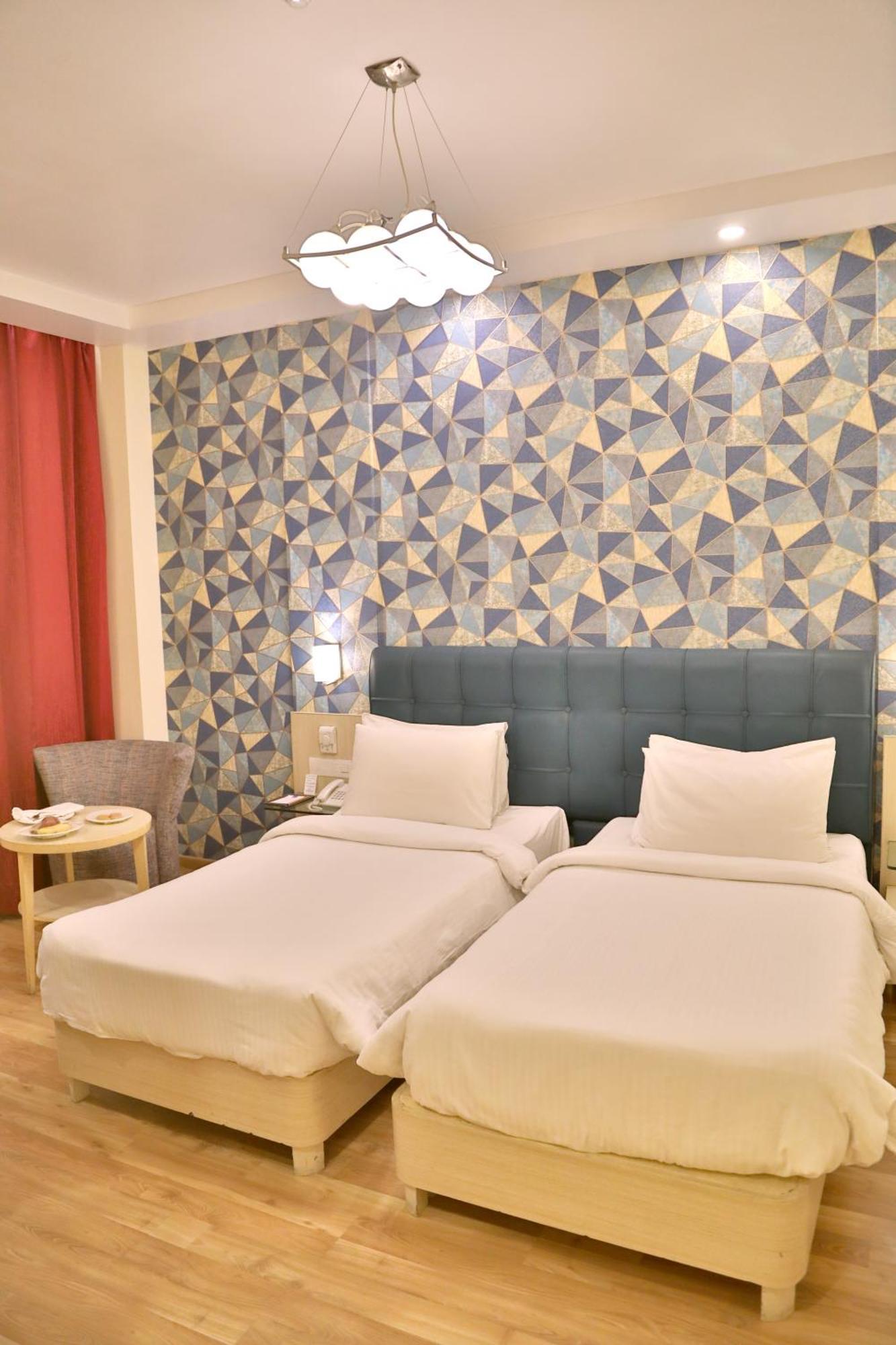 Sarovar Portico Naraina, Hotel Ню Делхи Екстериор снимка