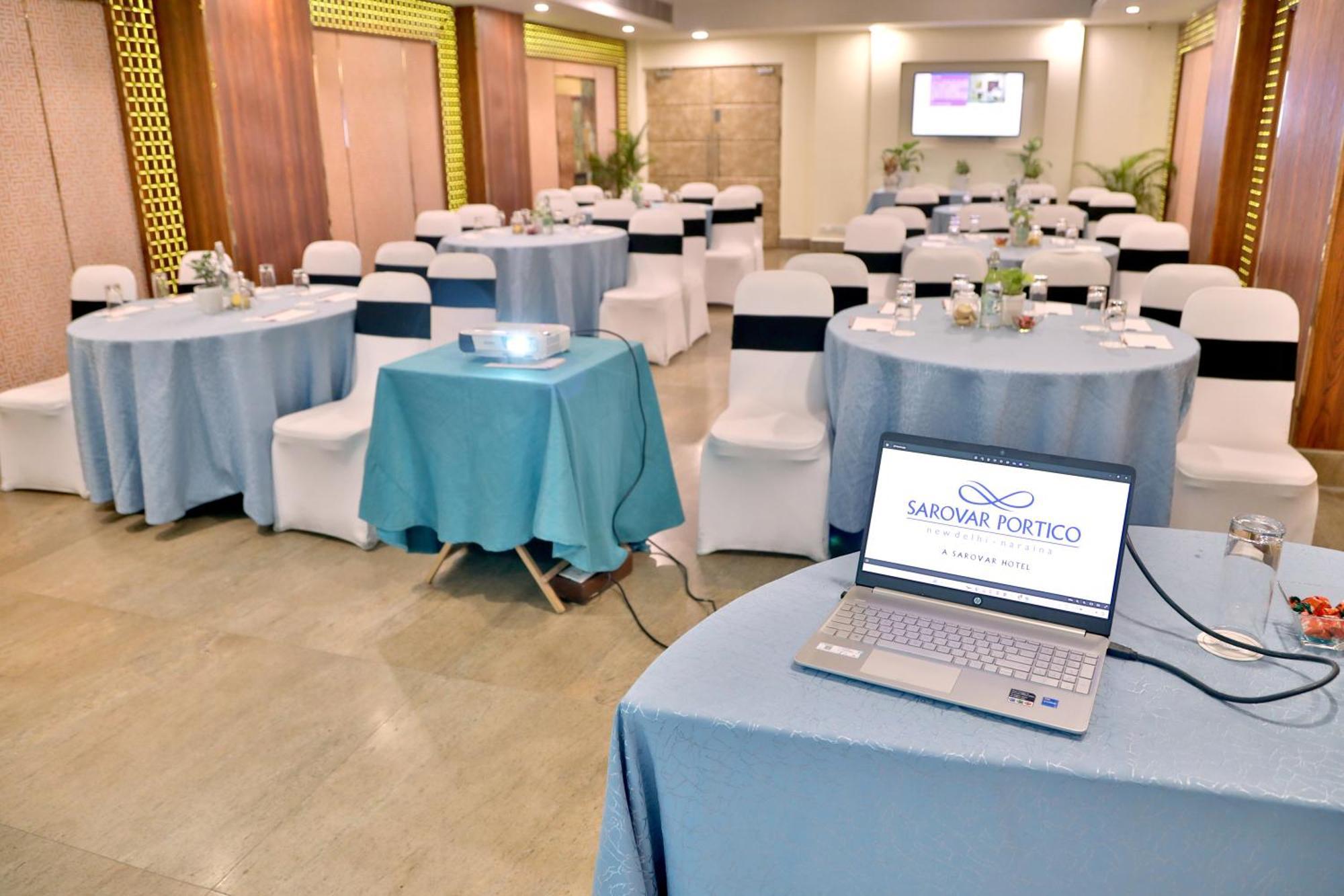 Sarovar Portico Naraina, Hotel Ню Делхи Екстериор снимка
