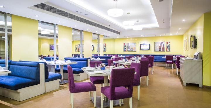 Sarovar Portico Naraina, Hotel Ню Делхи Екстериор снимка